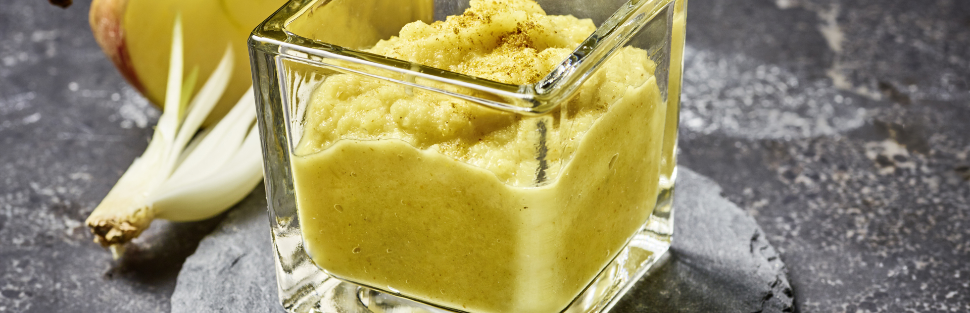 Salsa con mela e curry