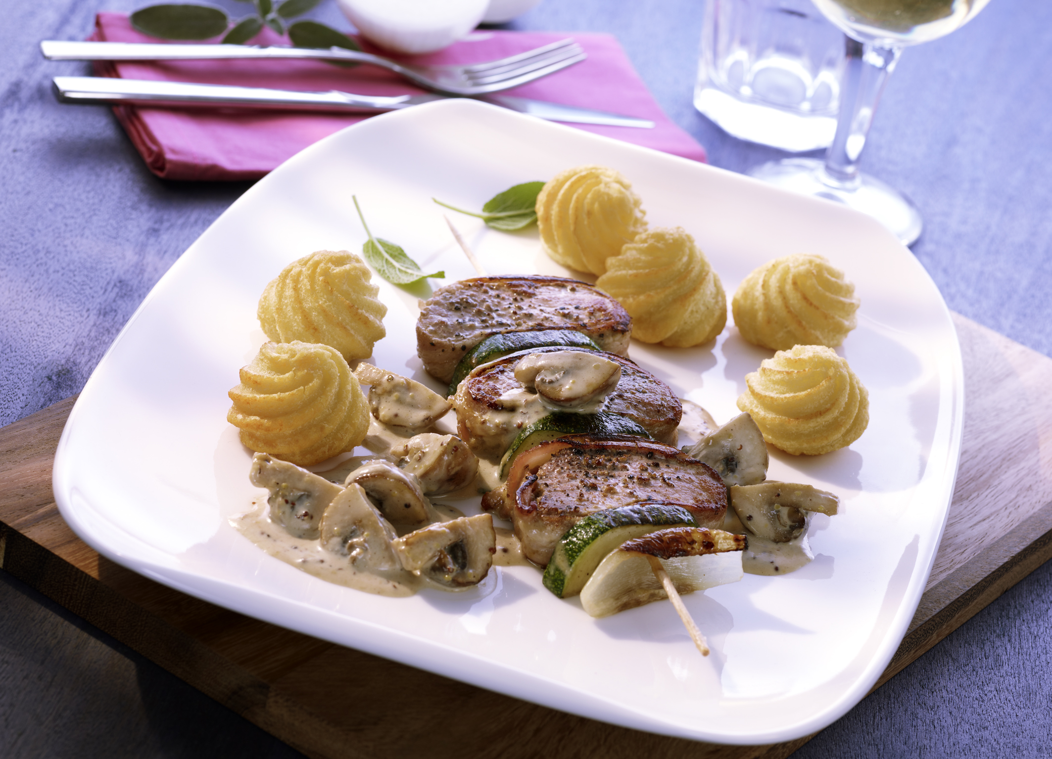 Spiedini con salsa di senape e Patate Duchesse