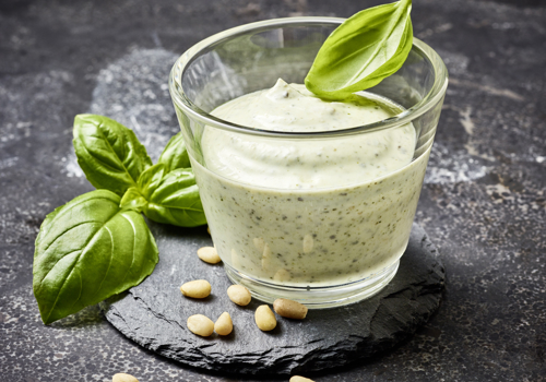 Salsa con pesto e formaggio Quark