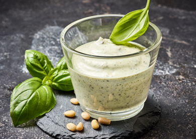 Salsa con pesto e formaggio Quark
