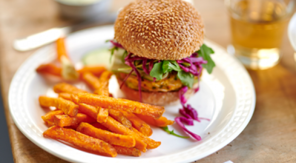 Burger vegano di legumi con guacamole & Sweet Potatoes 